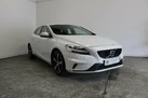 2017-volvo-v40-20-t2-r-design-small-0