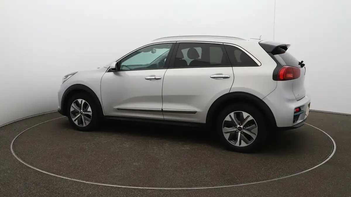 2021-kia-e-niro-ev-4-big-40