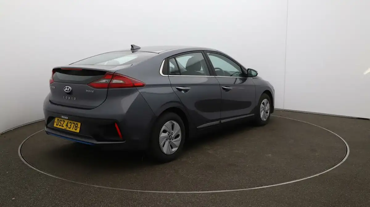 2019-hyundai-ioniq-16-gdi-premium-hybrid-big-46