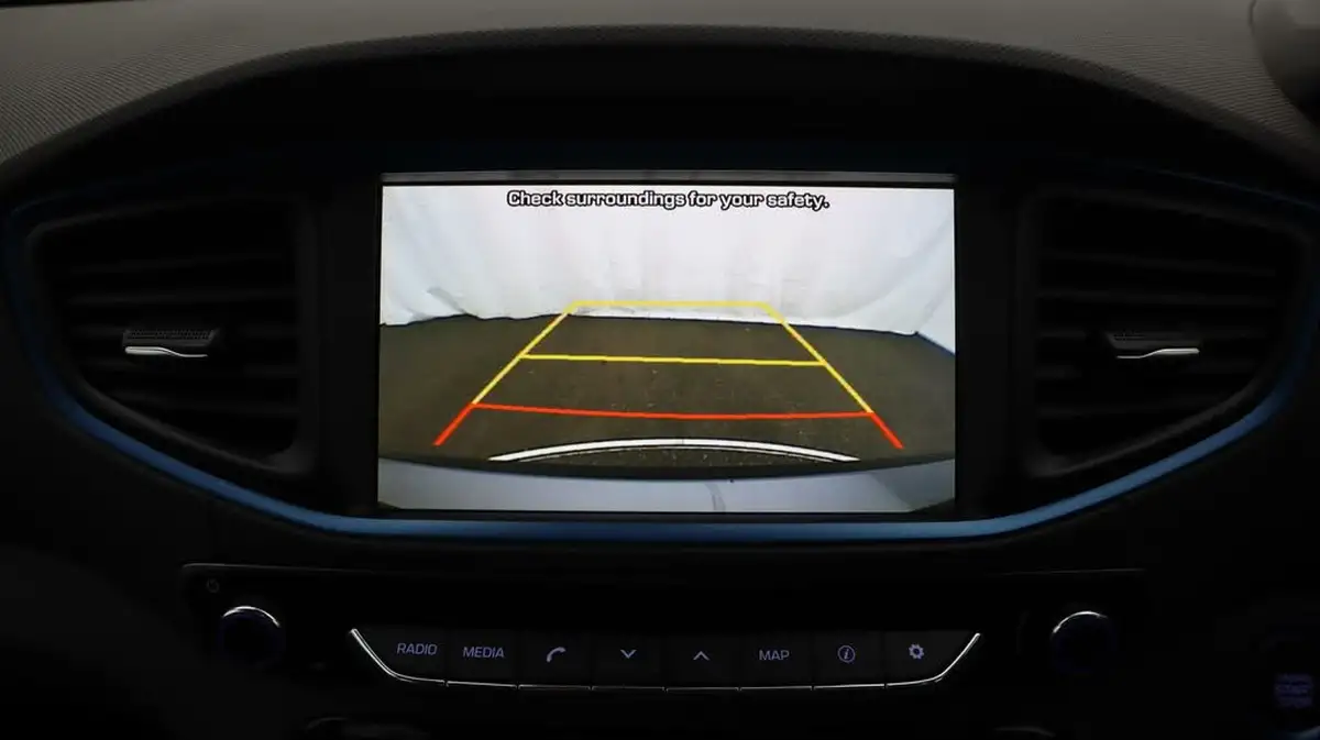 2019-hyundai-ioniq-16-gdi-premium-hybrid-big-25
