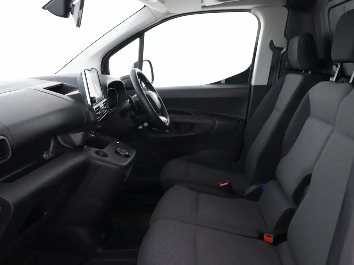 2021-citroen-berlingo-15bluehdi-1000-driver-130pseu6dt-e-ss-eat8-big-31