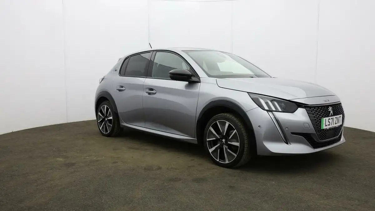 2021-peugeot-208-e-gt-50kwh-big-0