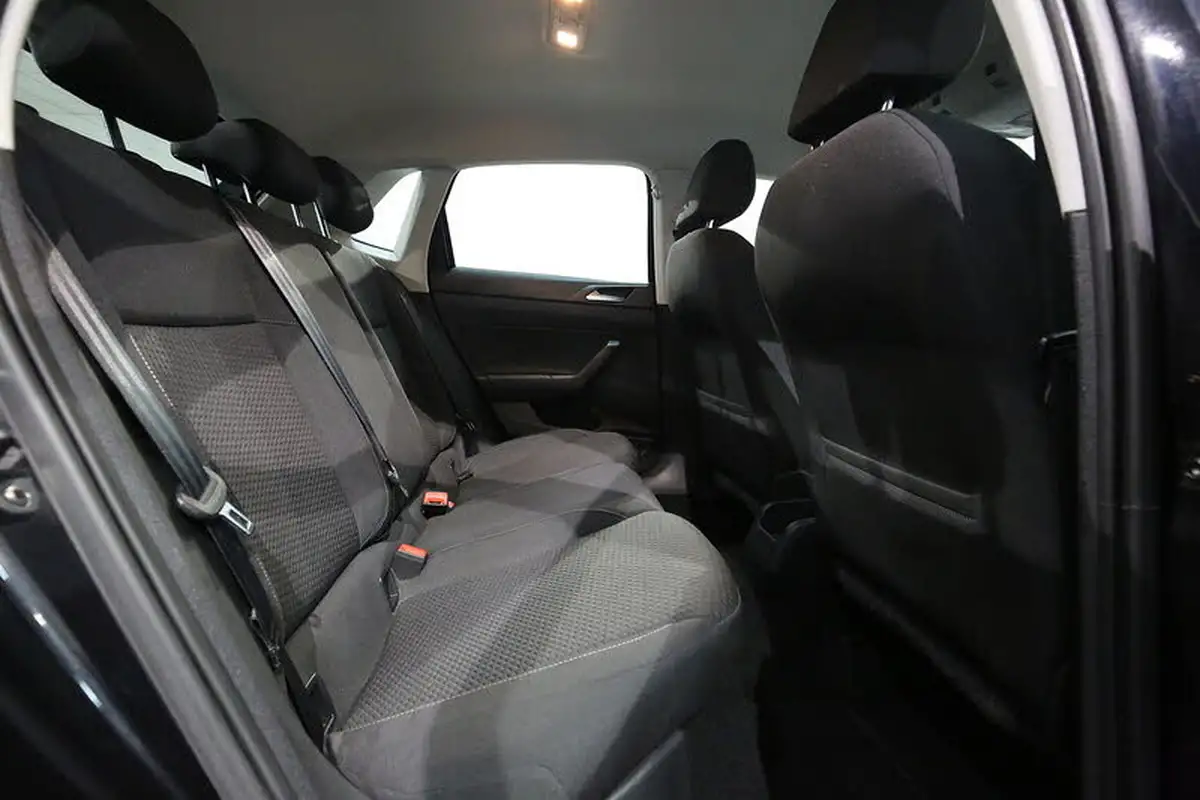 2018-volkswagen-polo-10-se-75ps-big-18