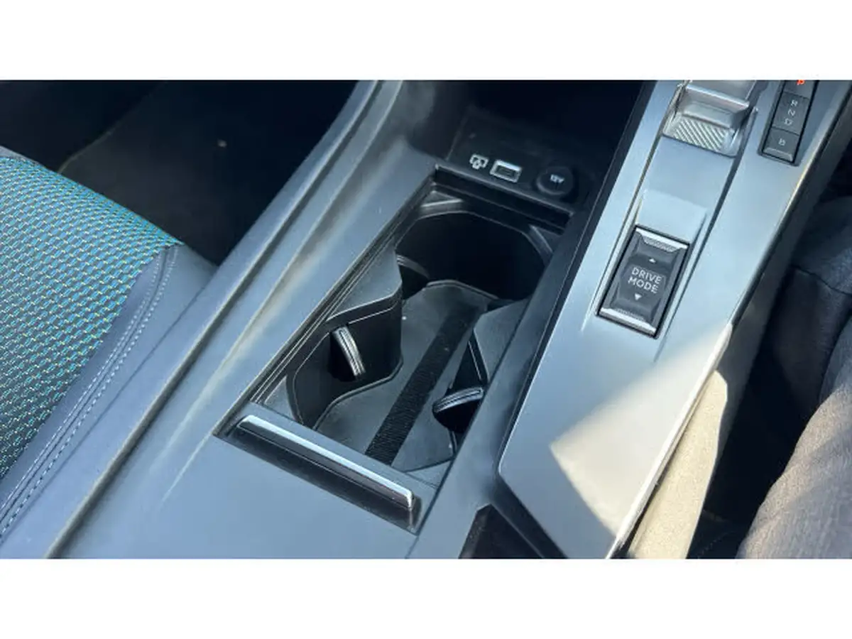 2024-peugeot-308-e-first-edition-big-27