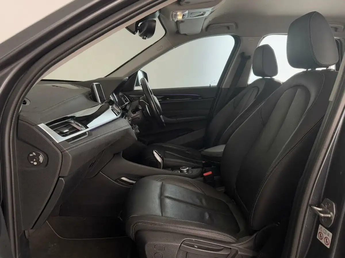 2019-bmw-x1-20-sdrive-20i-xline-sdrive-20i-big-10