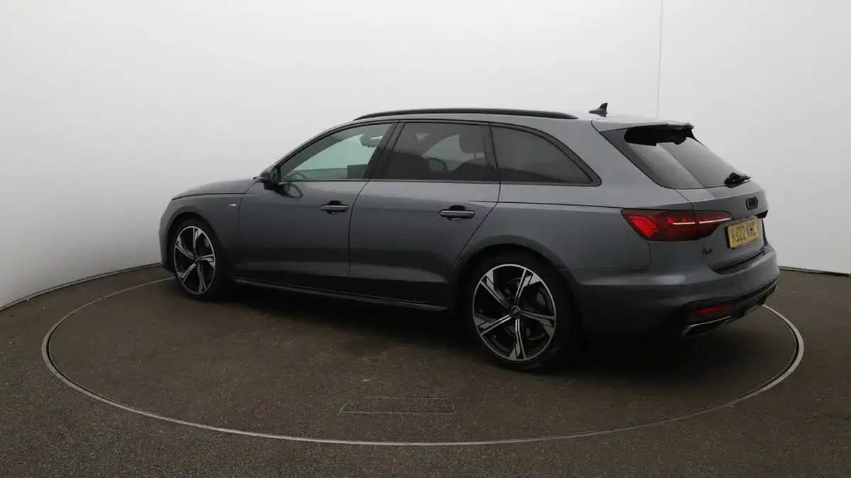 2022-audi-a4-avant-20-35-tfsi-black-edition-s-tronic-big-27