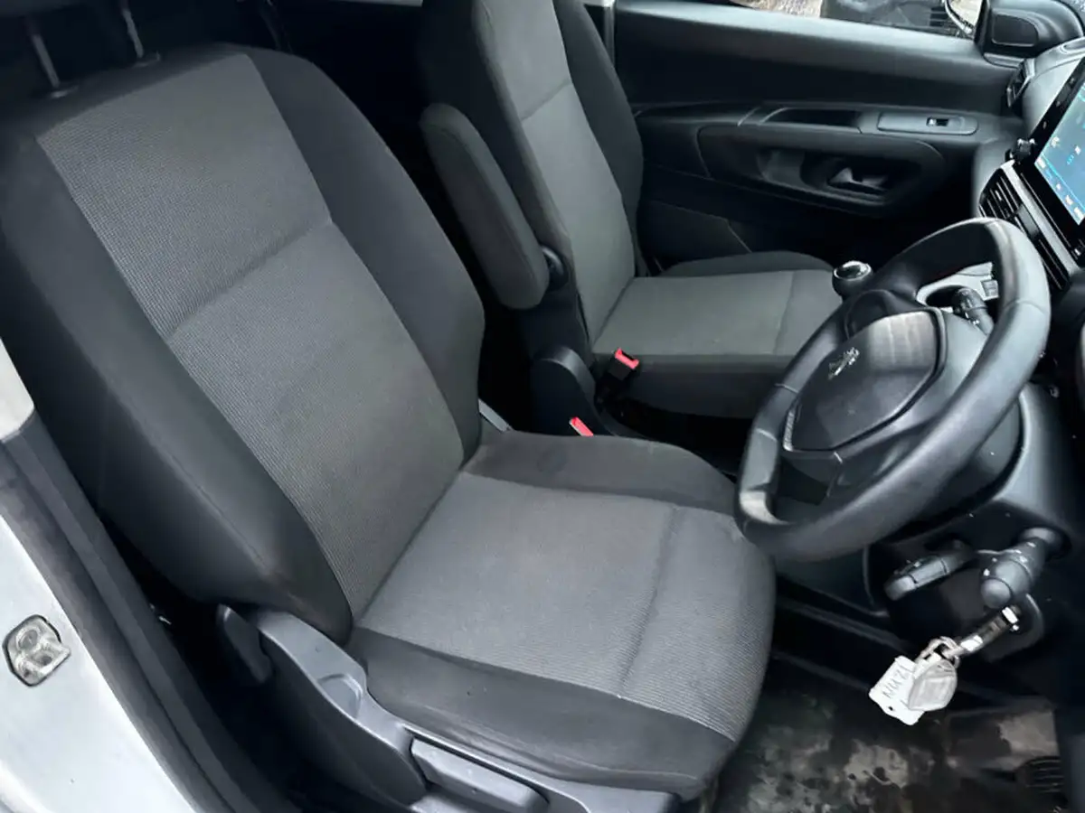 2021-peugeot-partner-15-bluehdi-950-professional-100ps-eu6dt-long-panel-big-11