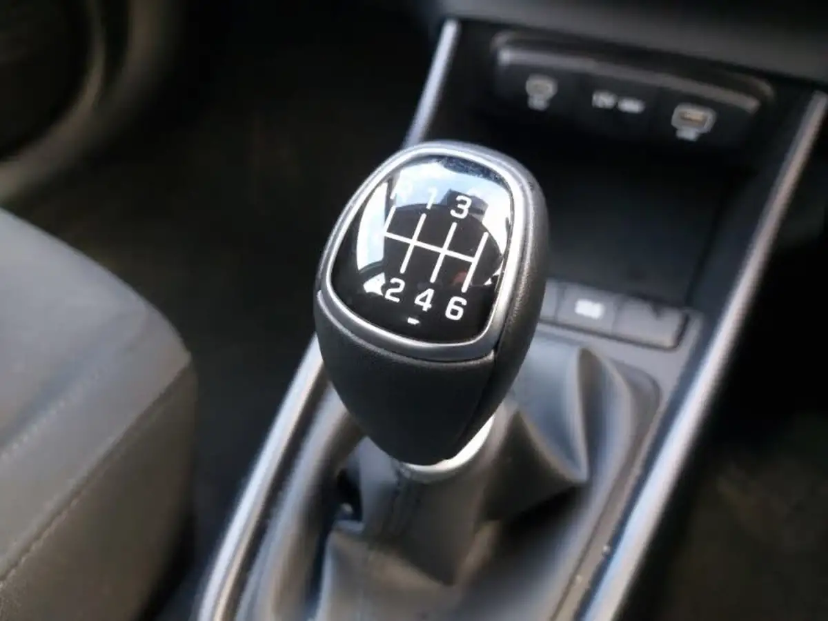 2024-hyundai-i20-10-t-gdi-advance-big-16