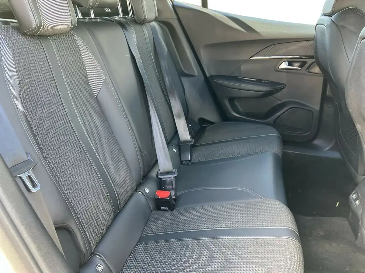 2021-peugeot-2008-suv-12-puretech-gt-eat8-big-18