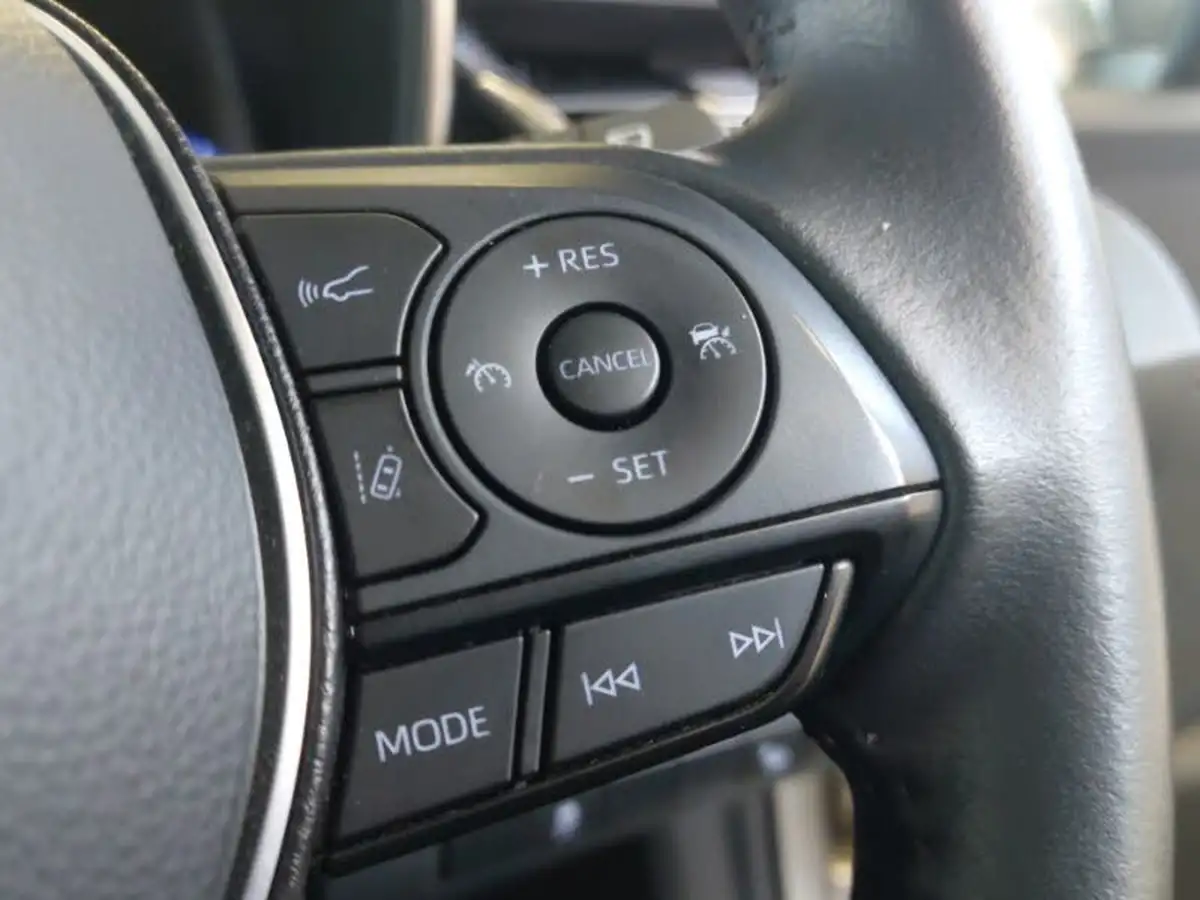 2022-toyota-corolla-20-vvt-i-icon-tech-hatchback-big-15