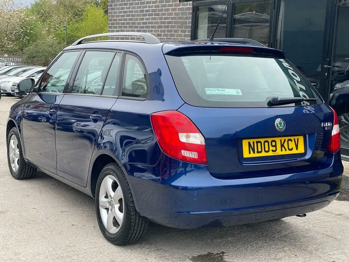 2009-skoda-fabia-14-2-estate-big-3