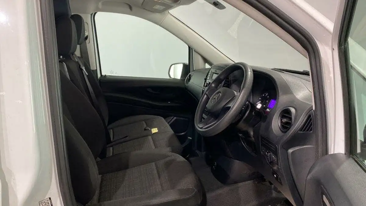 2020-mercedes-benz-vito-e-pure-l2-big-22