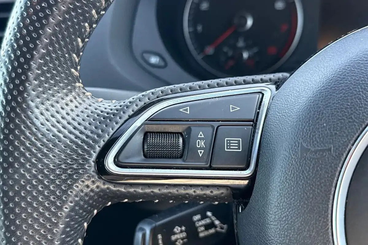 2017-audi-q3-14-tfsi-s-line-edition-big-38