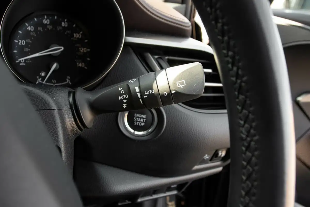 2017-toyota-c-hr-12-excel-cvt-big-17