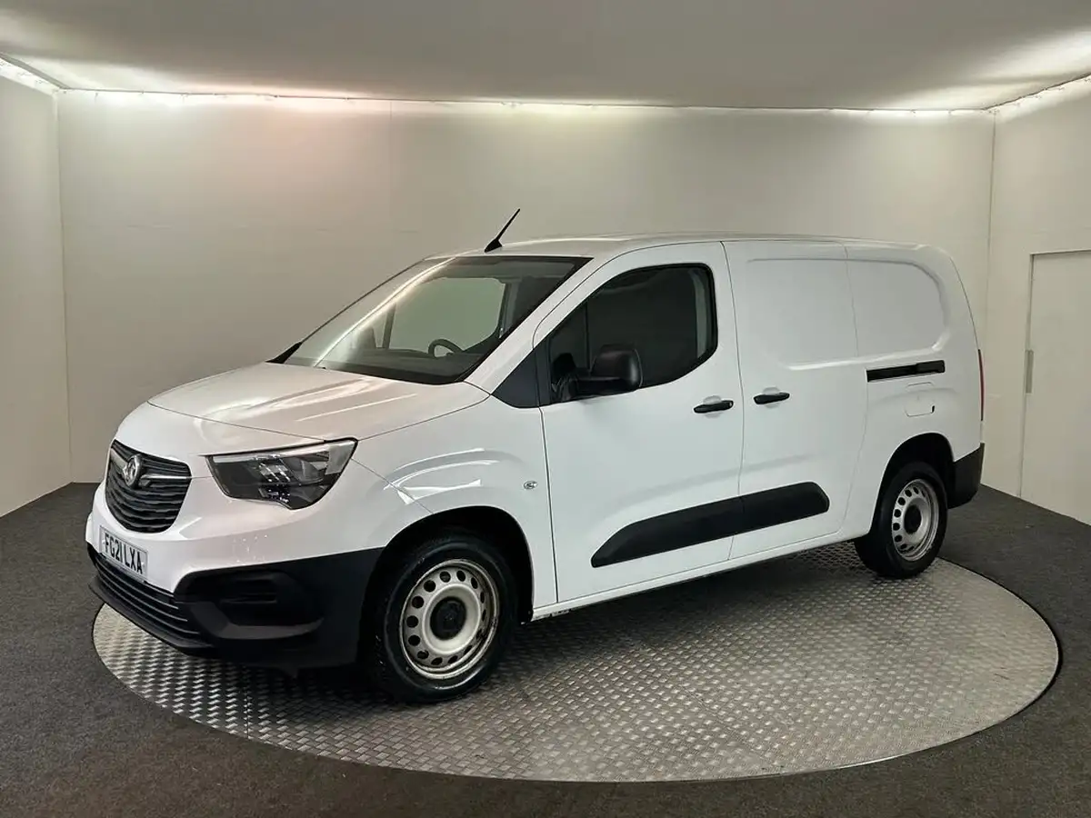2021-vauxhall-combo-15cdti-dynamic-2300-100pseu6dt-l2h1-panel-big-8