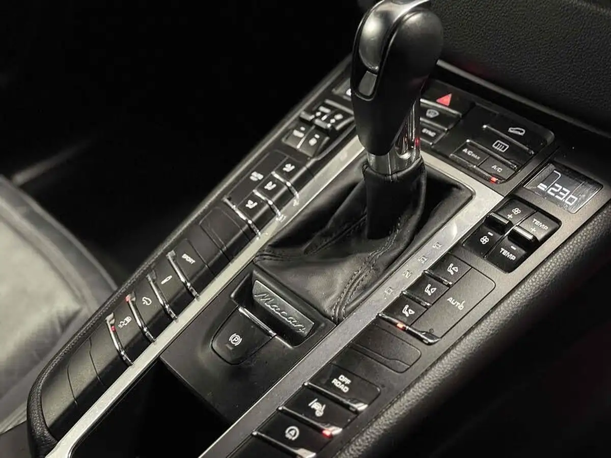 2015-porsche-macan-30-s-big-10