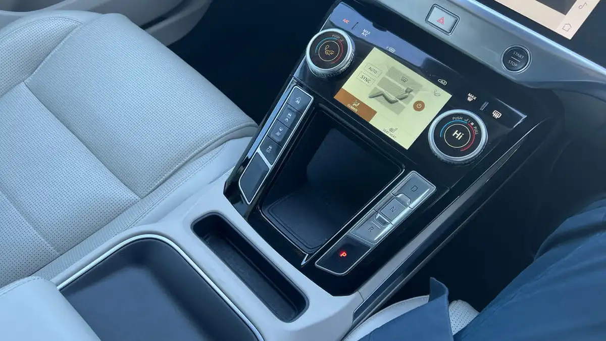 2022-jaguar-i-pace-ev400-hse-black-big-12