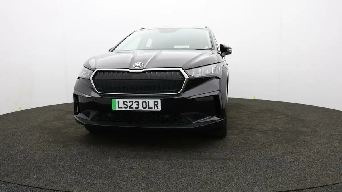 2023-skoda-enyaq-e-60-big-47