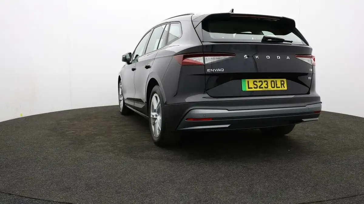 2023-skoda-enyaq-e-60-big-71