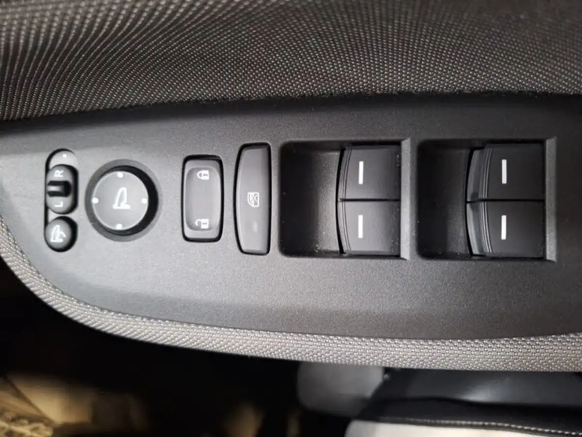 2020-honda-jazz-15-i-mmd-crosstar-ex-big-13
