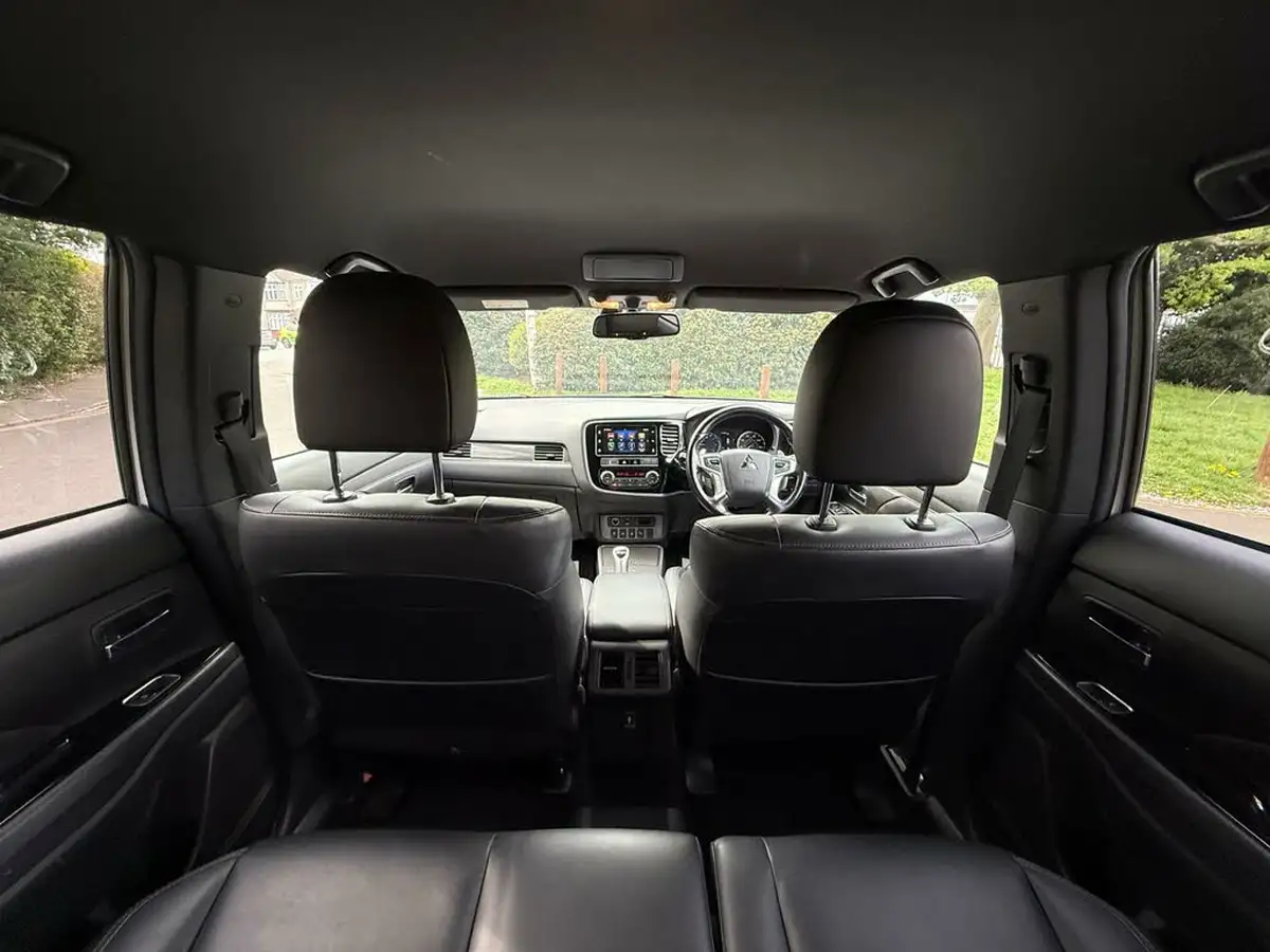 2019-mitsubishi-outlander-24-4h-phev-big-44