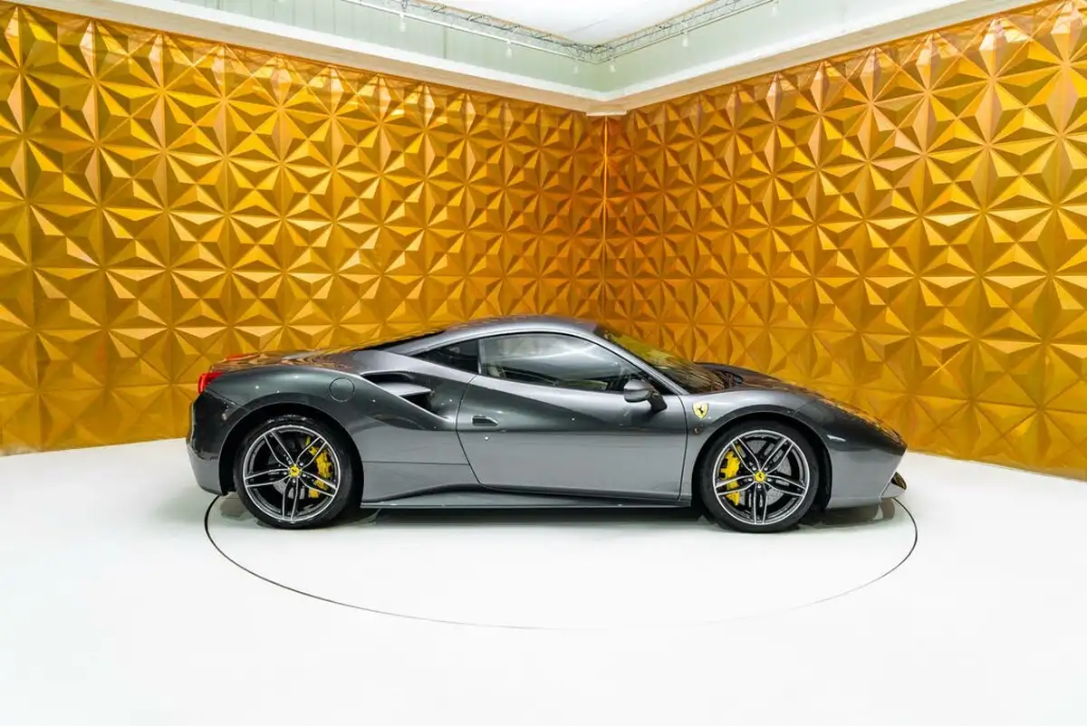 2018-ferrari-488-39-488-gtb-big-11