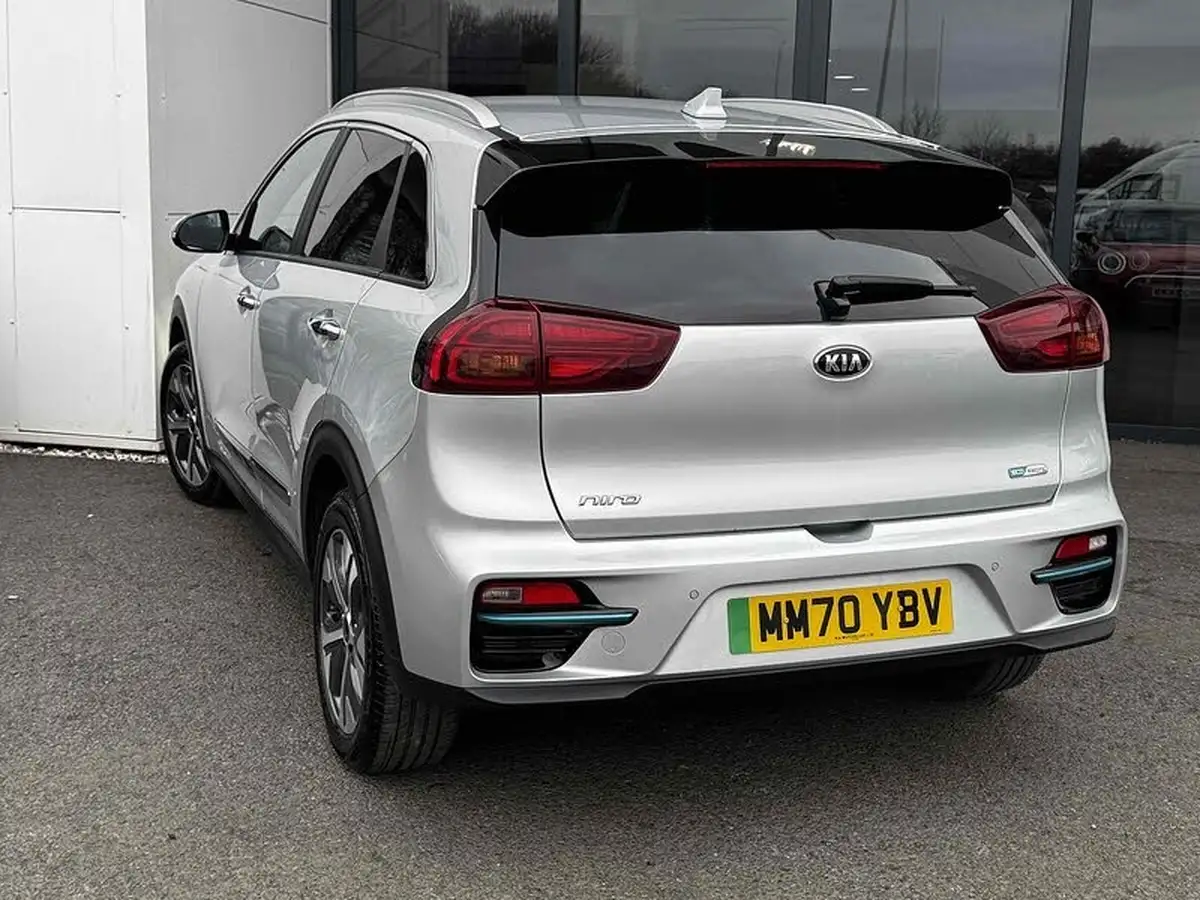 2021-kia-e-niro-ev-4-big-8