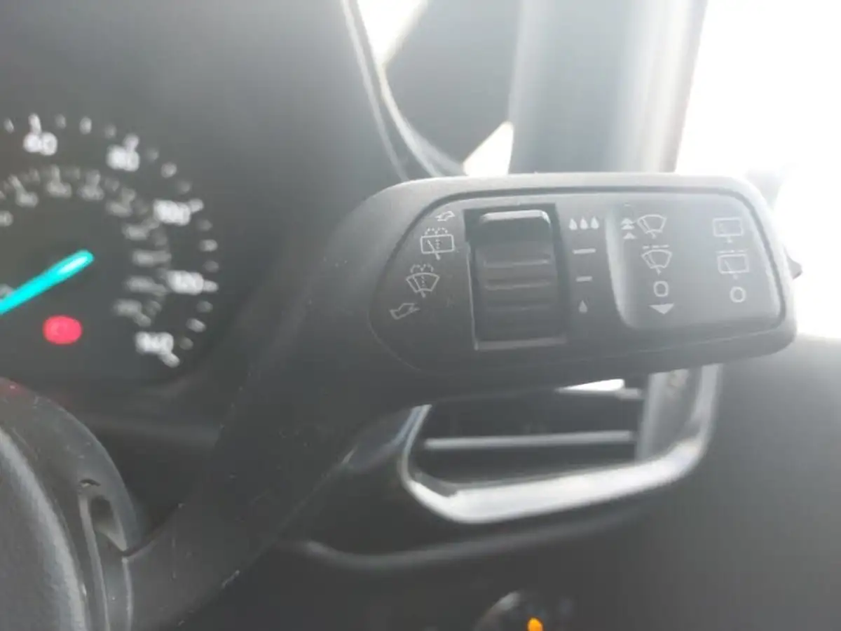 2023-ford-fiesta-10t-active-125ps-hybrid-mhev-big-14