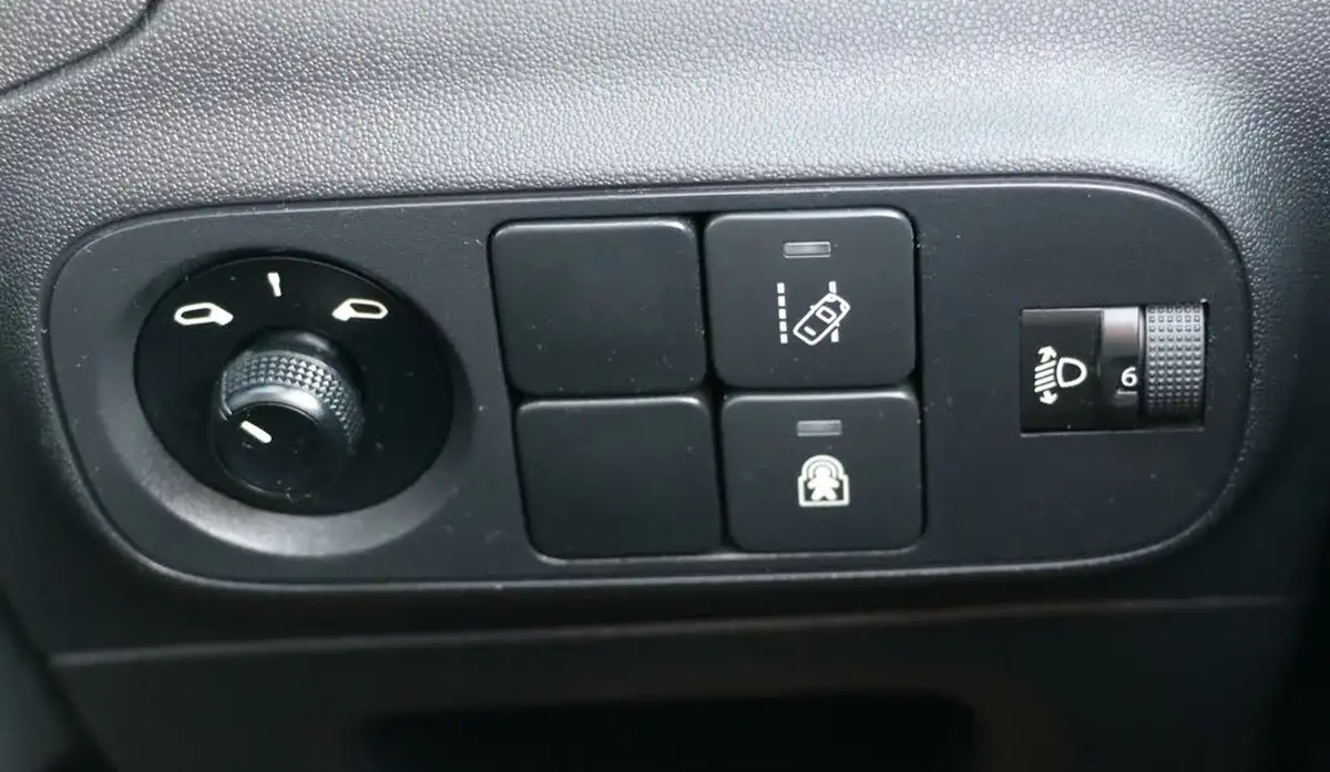 2017-citroen-c3-12-puretech-feel-82ps-big-27