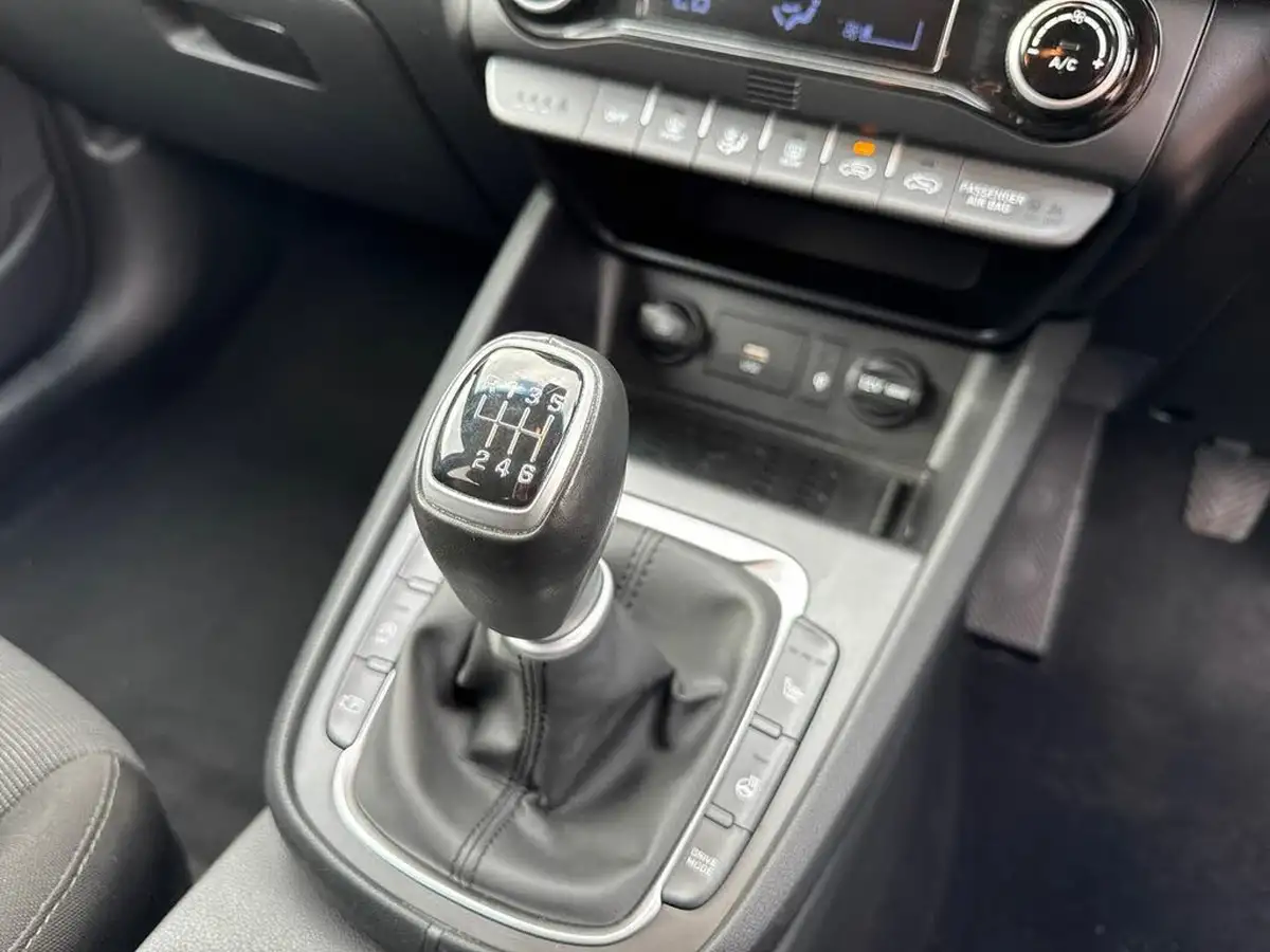 2022-hyundai-kona-10-t-gdi-premium-big-18