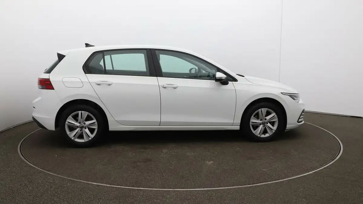 2021-volkswagen-golf-15-tsi-life-130ps-hatchback-big-8