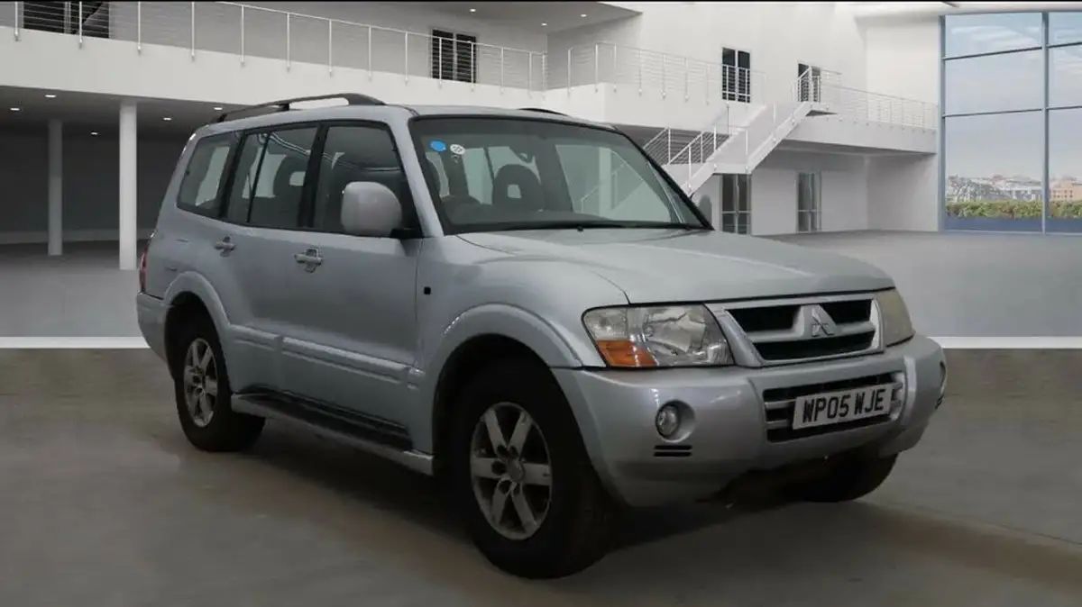 2005-mitsubishi-shogun-32td-elegance-5d-auto-big-0