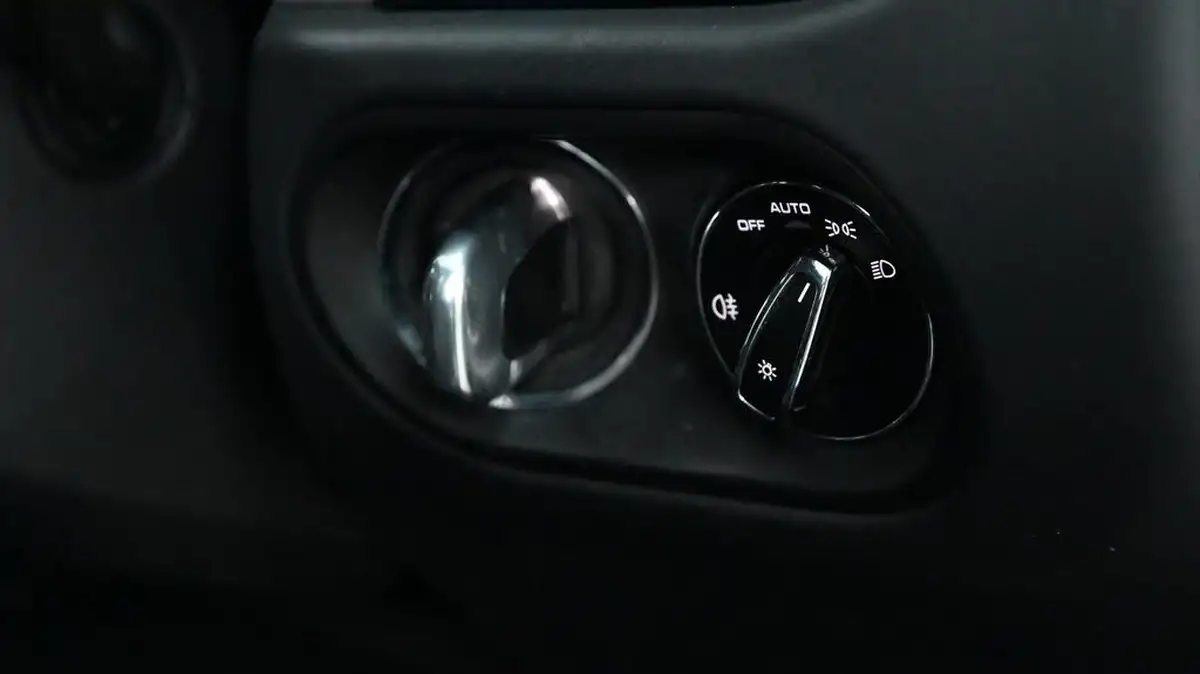2021-porsche-macan-20-265ps-big-30