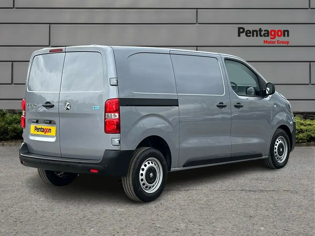 2025-vauxhall-vivaro-15td-xl-pro-big-3