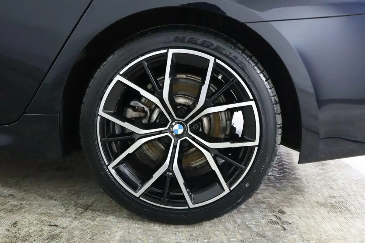 2021-bmw-5-series-20td-520d-m-sport-mht-saloon-4d-big-37