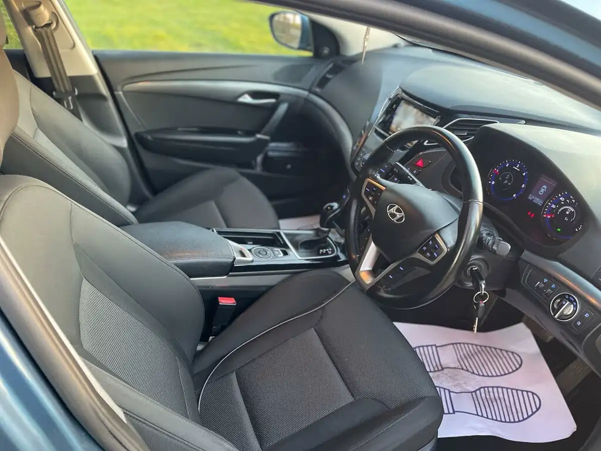 2014-hyundai-i40-17td-style-136ps-estate-5d-auto-big-15