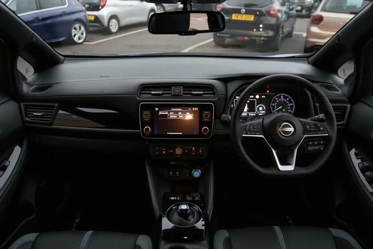 2023-nissan-leaf-e-tekna-39kwh-big-12