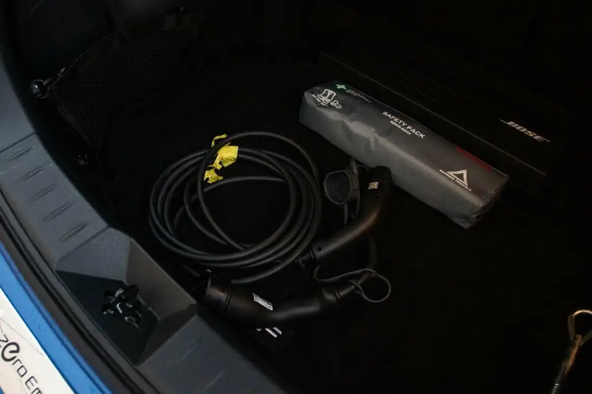 2023-nissan-leaf-e-tekna-39kwh-big-36