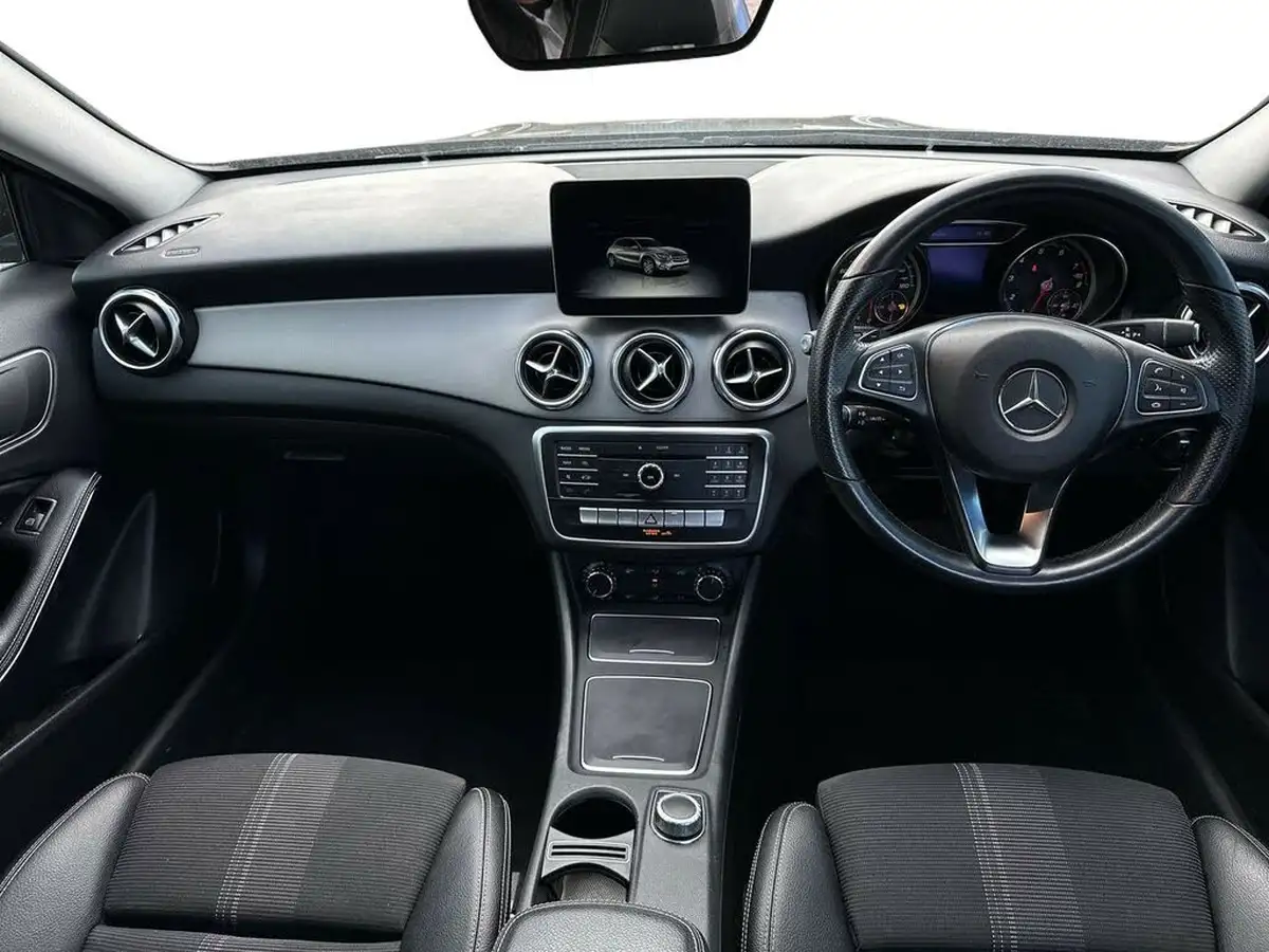 2020-mercedes-benz-gla-class-16-gla-180-urban-edition-ss-7g-dct-big-5