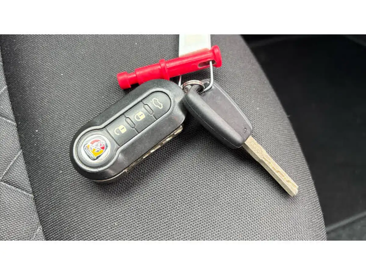 2021-abarth-595-14-tjet-big-19