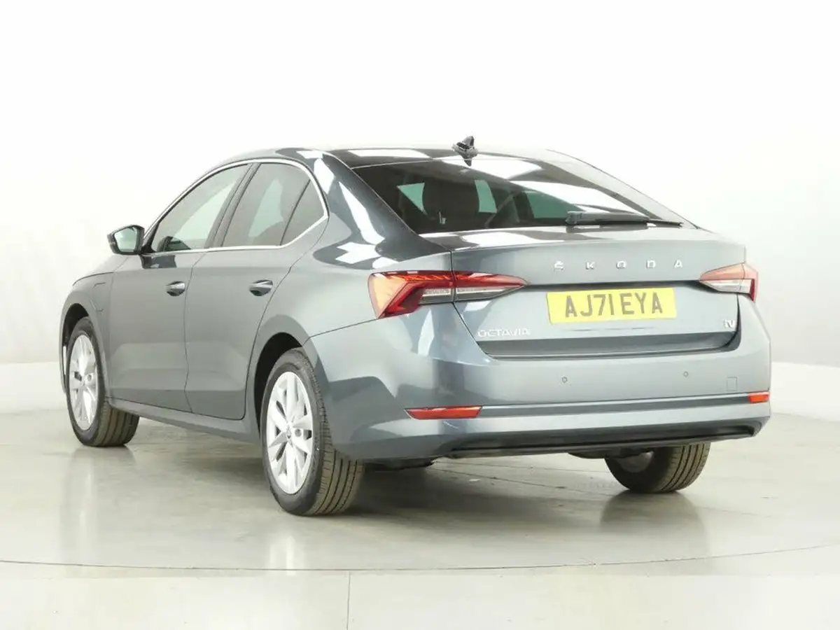 2021-skoda-octavia-big-5