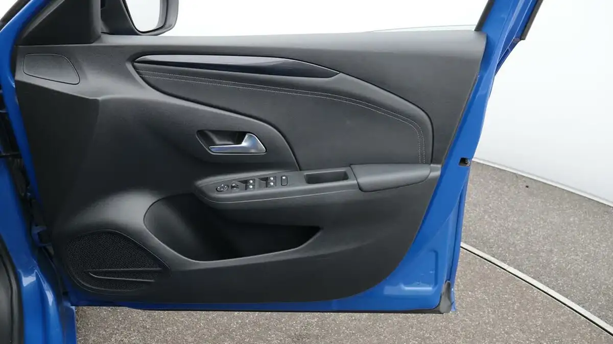 2021-vauxhall-corsa-12i-griffin-edition-big-15