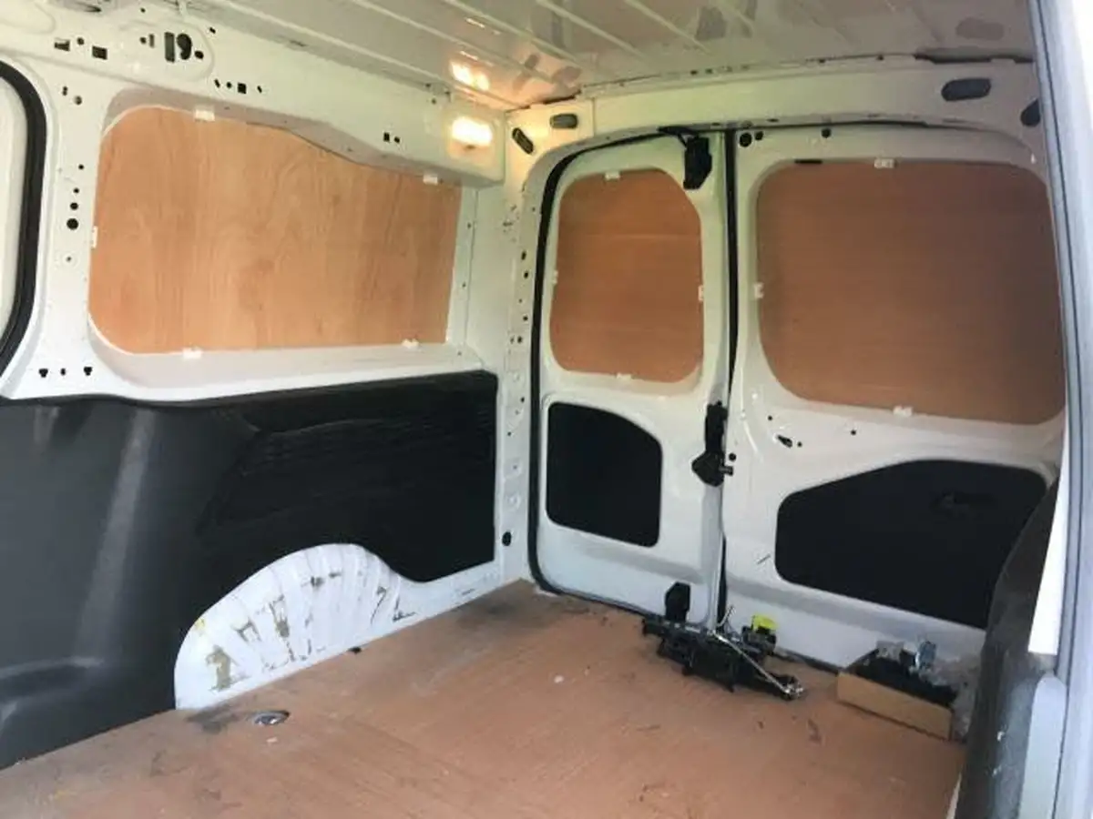 2020-peugeot-partner-15-bluehdi-950-professional-100ps-eu6dt-long-panel-big-8