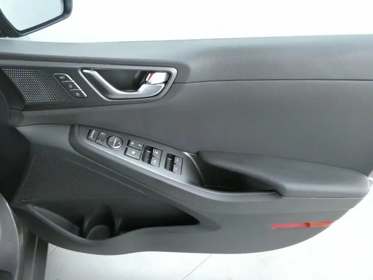 2021-hyundai-ioniq-16-gdi-premium-se-hybrid-big-22