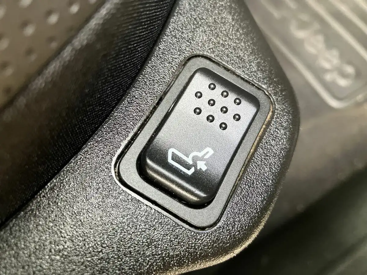 2019-jeep-renegade-10-gse-limited-big-44