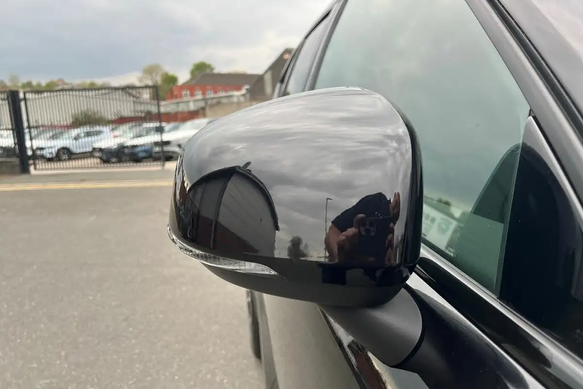 2024-volvo-xc40-20-b3-ultra-bright-big-18