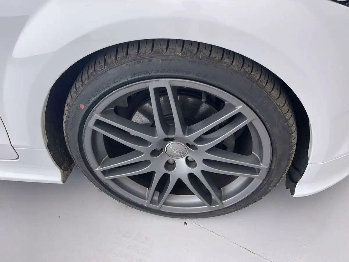 2014-audi-tt-coupe-20-tfsi-black-edition-big-16