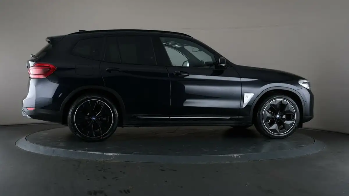 2021-bmw-ix3-e-premier-edition-big-55