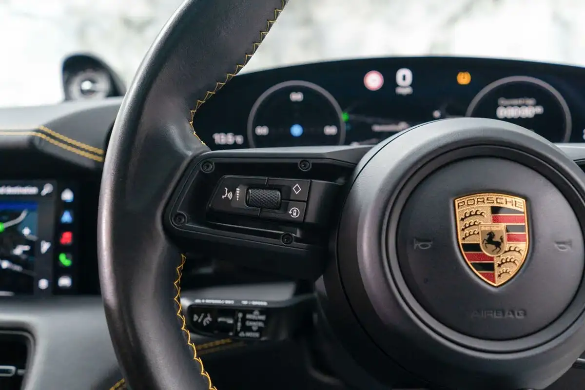 2021-porsche-taycan-e-turbo-s-cross-turismo-awd-big-31