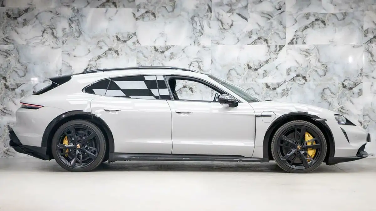 2021-porsche-taycan-e-turbo-s-cross-turismo-awd-big-7